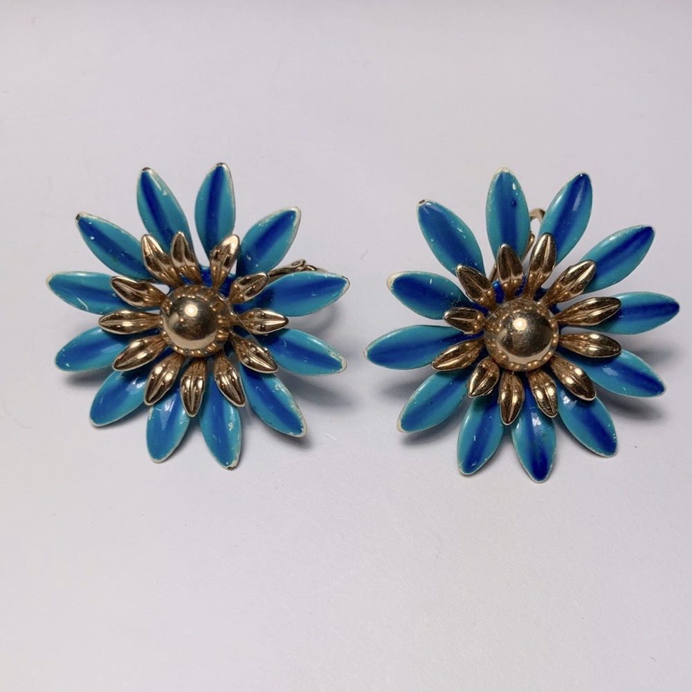 Sara Coventry Vintage Flower Earrings